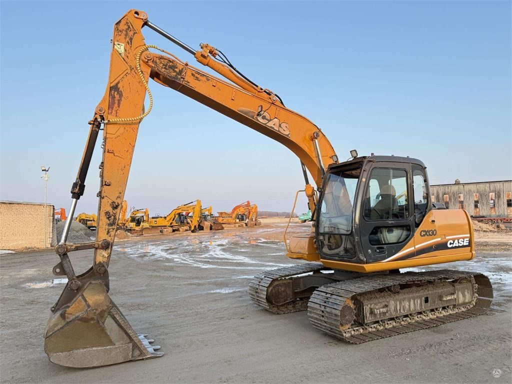 2006 CASE CX130 crawler excavator, side view 2006 CASE CX130 crawler excavator, side view