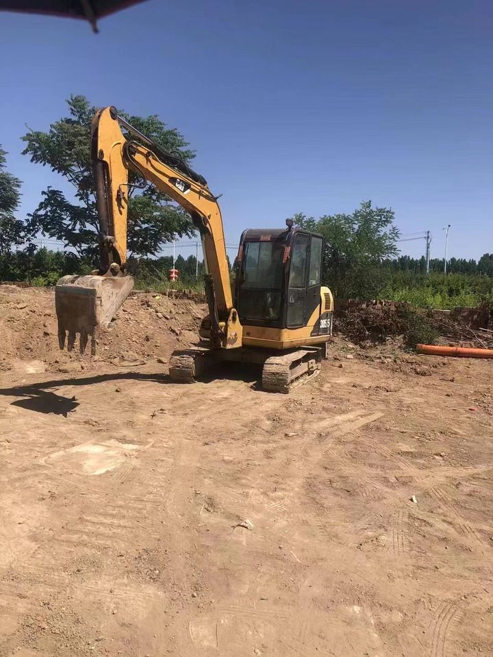 2020 Caterpillar 305.5 mini excavator, front three-quarter view 2020 Caterpillar 305.5 mini excavator, front three-quarter view