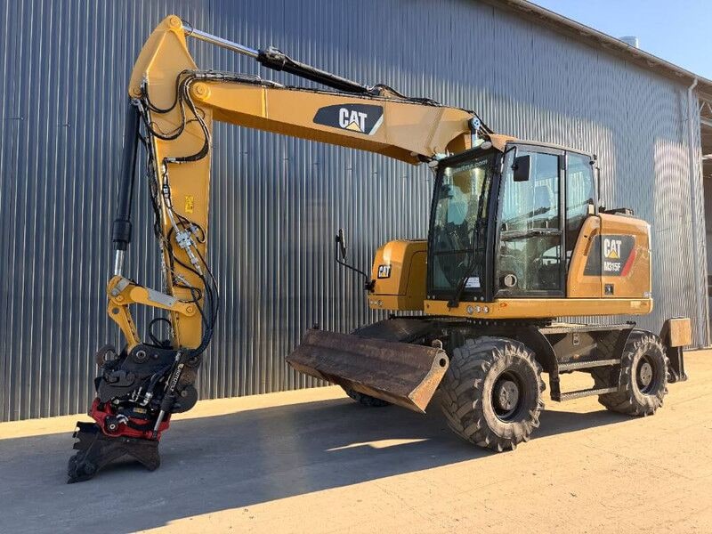2017 Caterpillar M315F wheel excavator, side profile view 2017 Caterpillar M315F wheel excavator, side profile view
