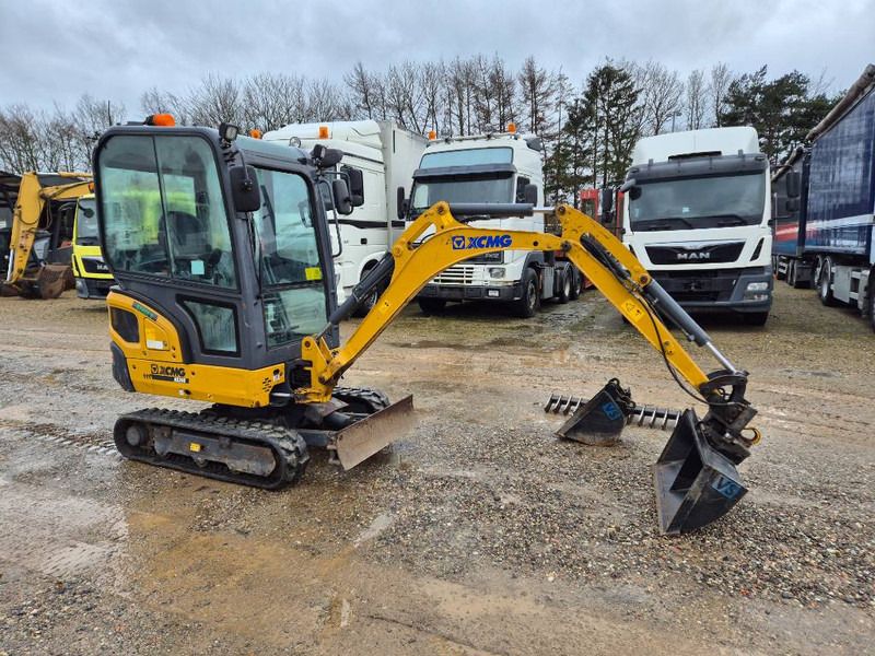 2021 XCMG XE 20 E mini excavator, side view 2021 XCMG XE 20 E mini excavator, side view