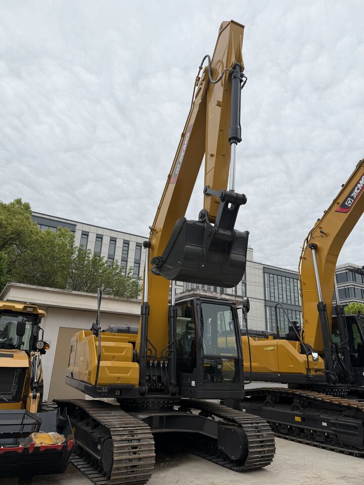 2026 XCMG XE200GA crawler excavator, front three-quarter view 2026 XCMG XE200GA crawler excavator, front three-quarter view