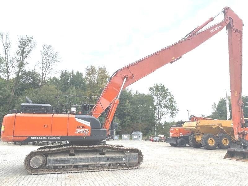 2023 Hitachi ZX350LCN-7 crawler excavator side view 2023 Hitachi ZX350LCN-7 crawler excavator side view