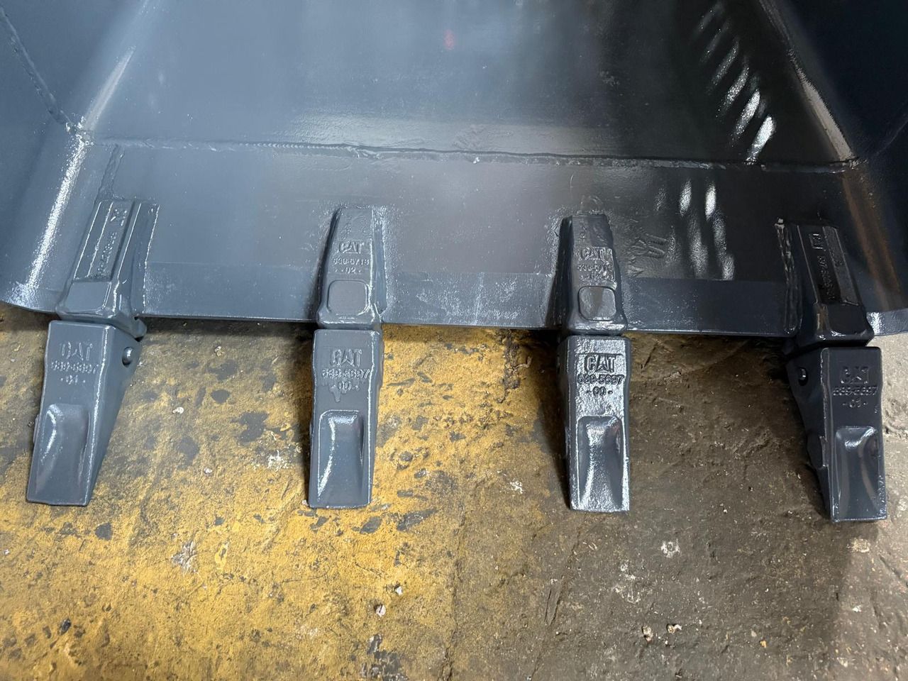 2025 Galen 2M3 Dragline Bucket teeth detail