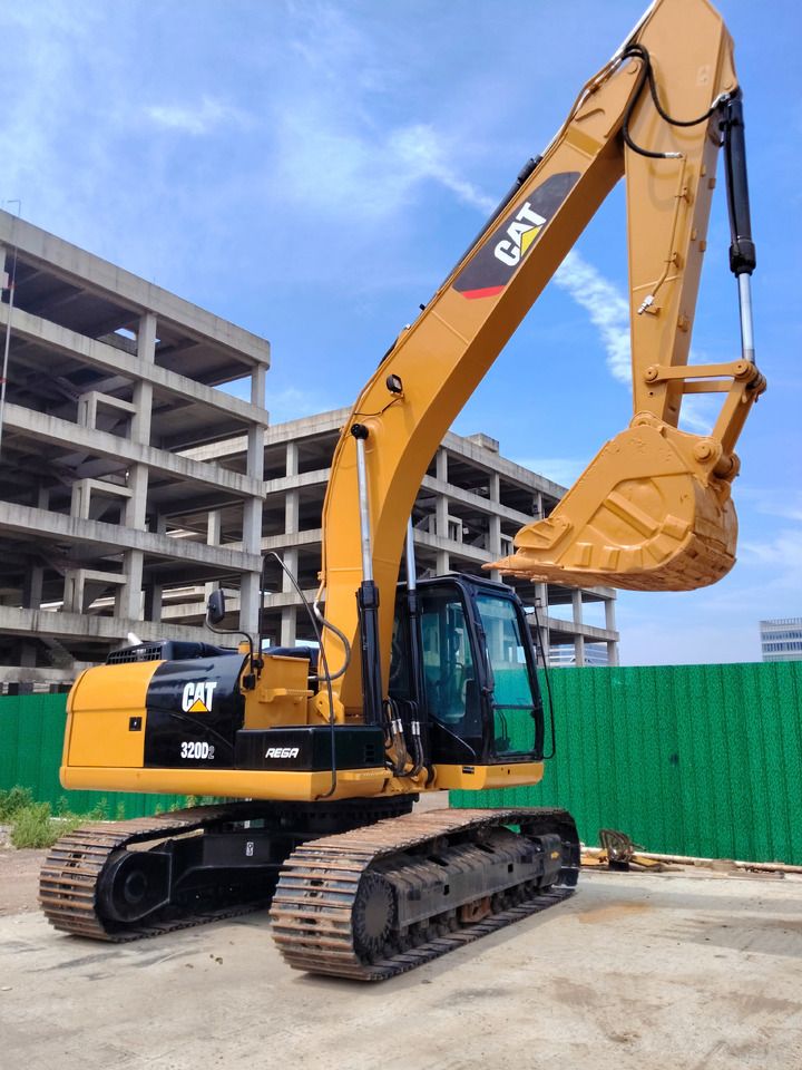 Excavadora de orugas Caterpillar 320D2 2024, vista lateral Excavadora de orugas Caterpillar 320D2 2024, vista lateral
