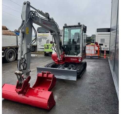 2021 Takeuchi TB240 crawler excavator, front three-quarter view 2021 Takeuchi TB240 crawler excavator, front three-quarter view