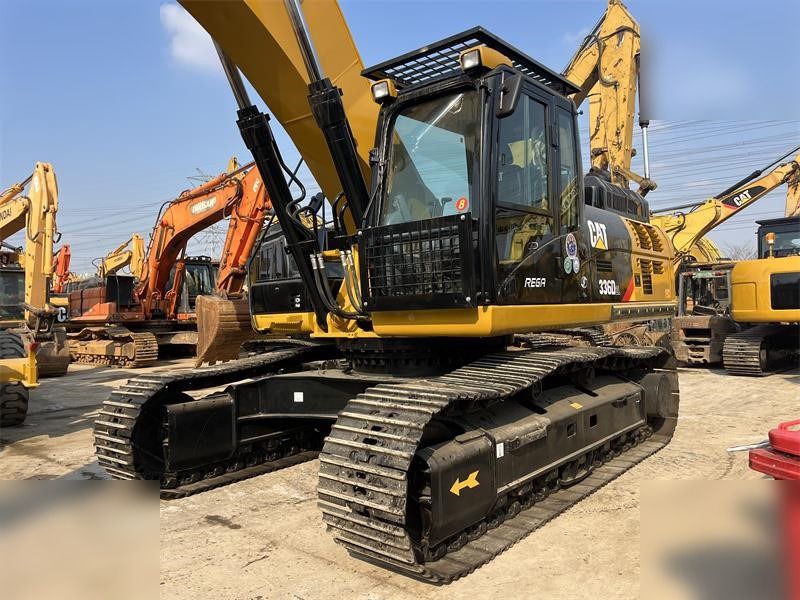 2019 Caterpillar 336D2 crawler excavator, front three-quarter view 2019 Caterpillar 336D2 crawler excavator, front three-quarter view