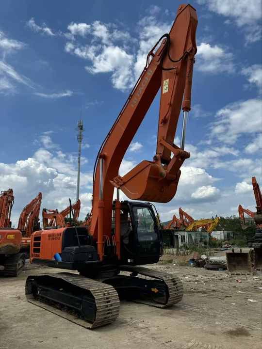 Hitachi ZX200-5G crawler excavator, front three-quarter view Hitachi ZX200-5G crawler excavator, front three-quarter view