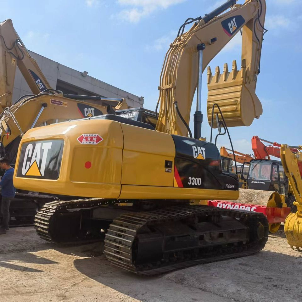 2013 Caterpillar 330D crawler excavator, rear three-quarter view 2013 Caterpillar 330D crawler excavator, rear three-quarter view