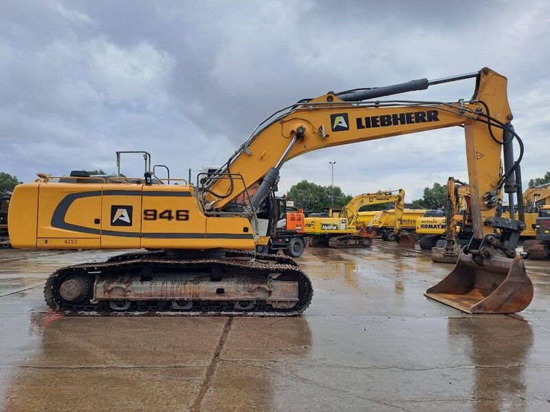 2018 Liebherr R946 crawler excavator, side view