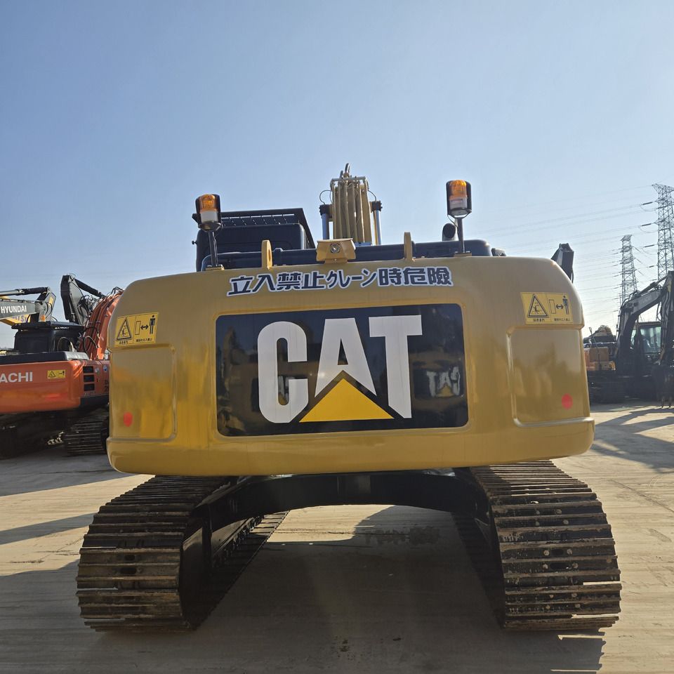 2022 Caterpillar 323DL crawler excavator, rear view 2022 Caterpillar 323DL crawler excavator, rear view