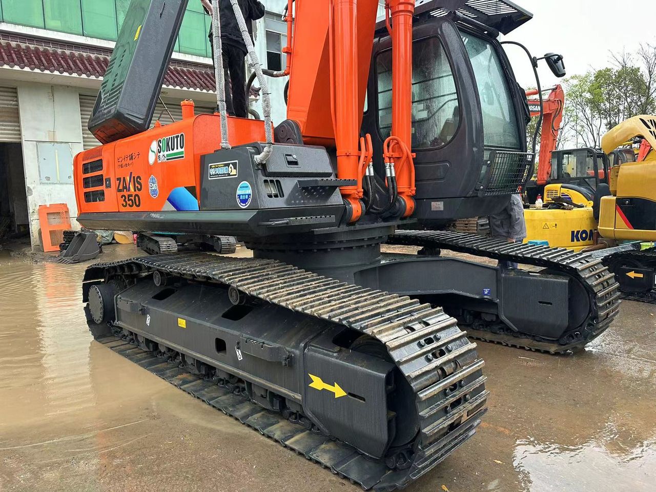 2023 Hitachi Zaxis 350 crawler excavator, side view 2023 Hitachi Zaxis 350 crawler excavator, side view