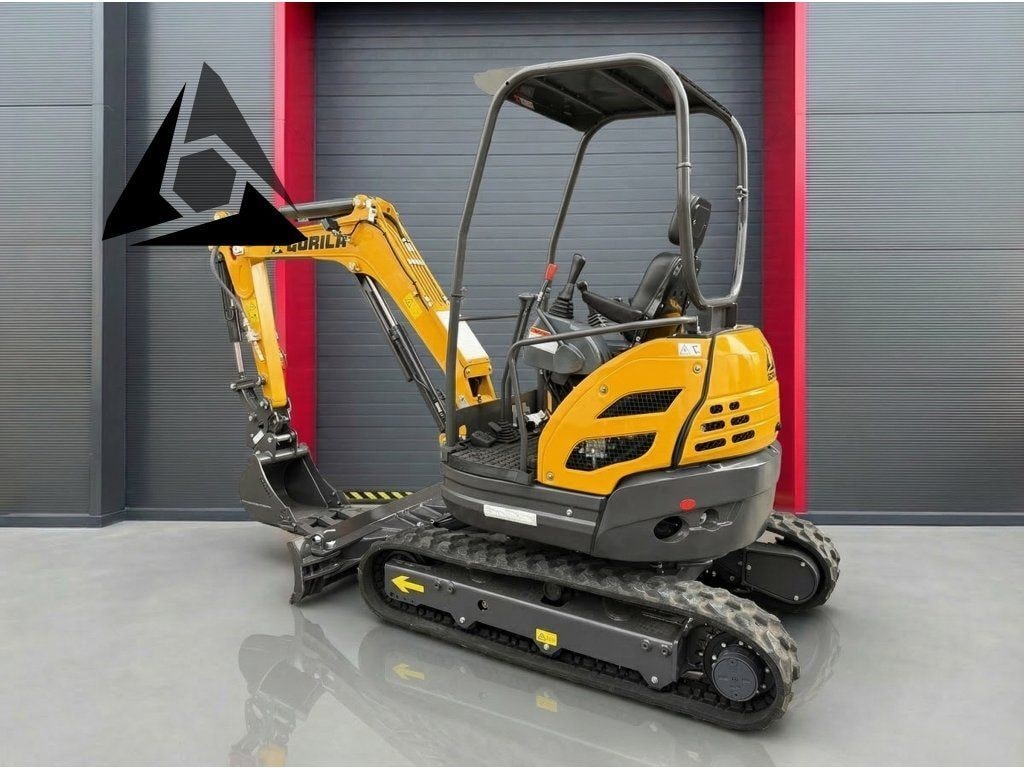 Gorila G27SE I PRO mini excavator, rear three-quarter view Gorila G27SE I PRO mini excavator, rear three-quarter view