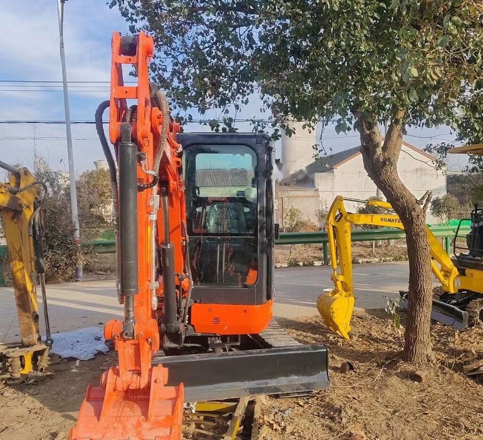 Kubota U-30 Mini Excavator, front view