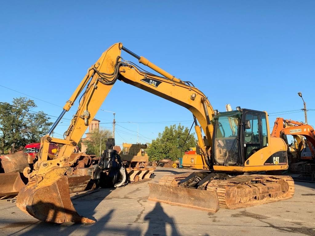 2005 Caterpillar 312CL crawler excavator, side view