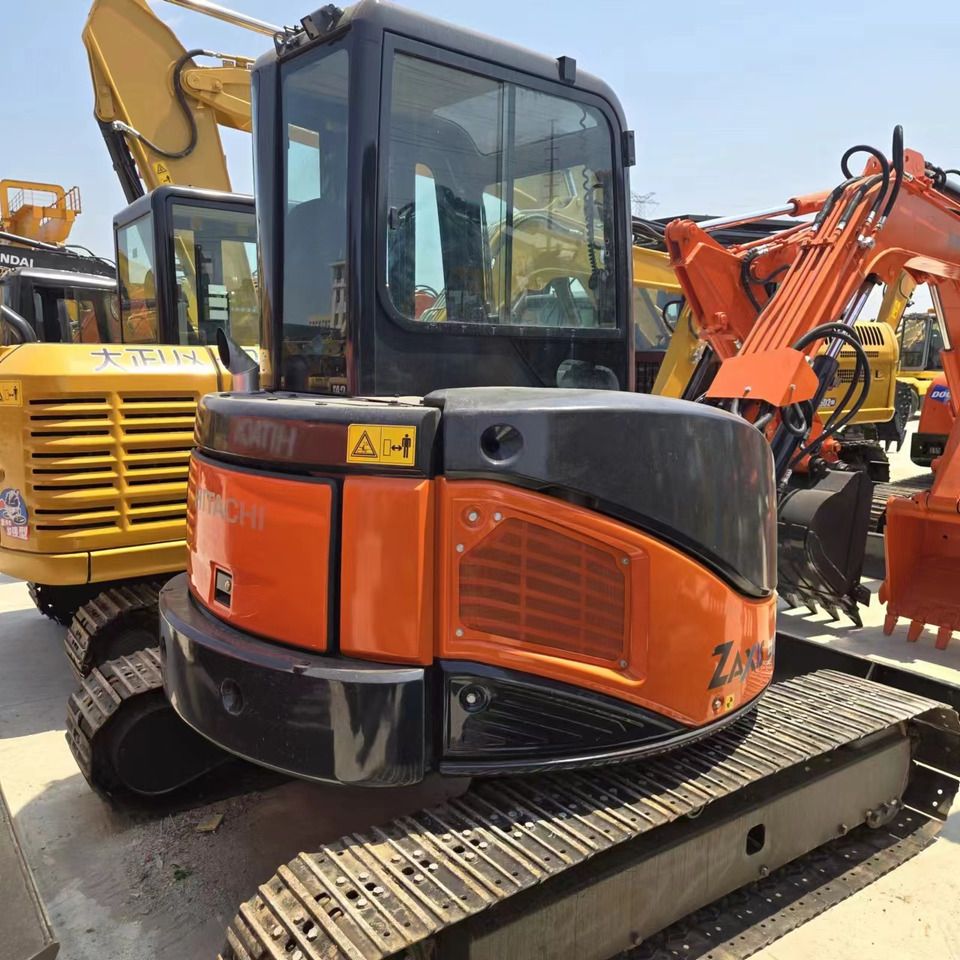 2020 Hitachi ZX50U mini excavator rear view 2020 Hitachi ZX50U mini excavator rear view