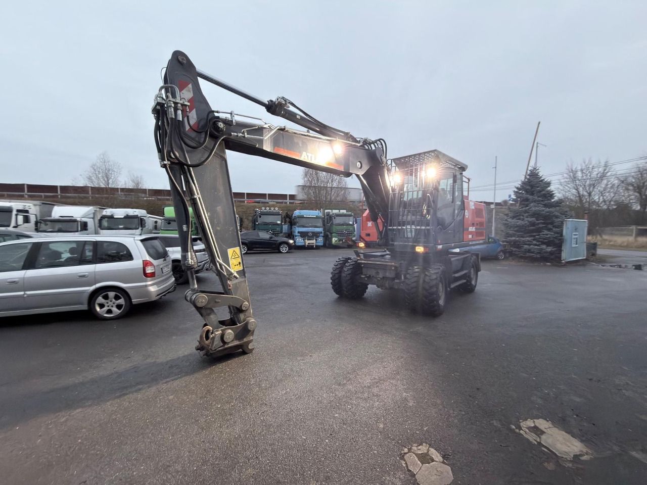 2021 Atlas 190W wheel excavator, front three-quarter view 2021 Atlas 190W wheel excavator, front three-quarter view