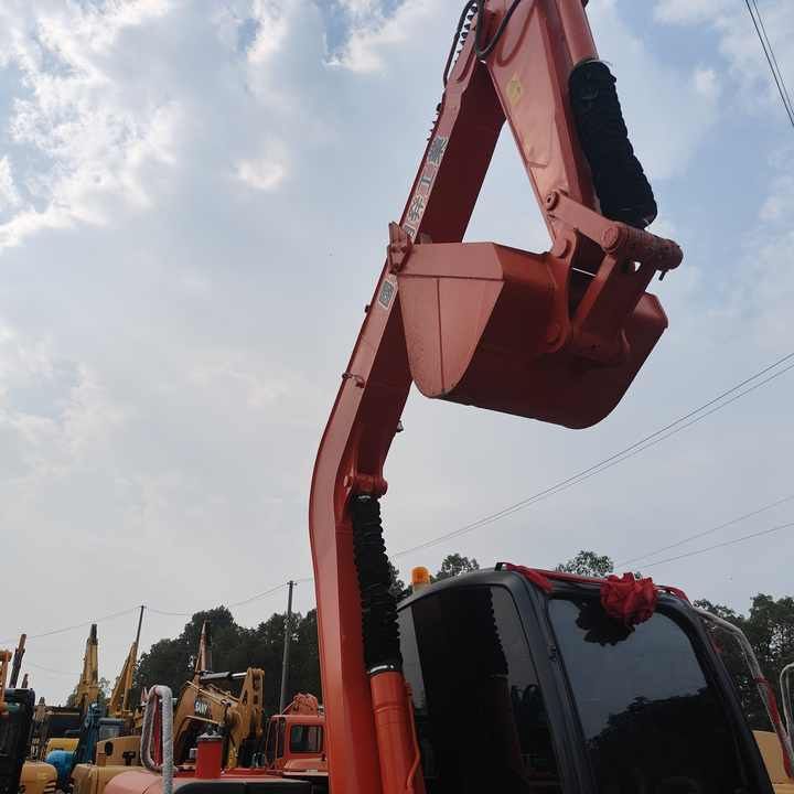 Hitachi ZX70 Pelle sur chenilles