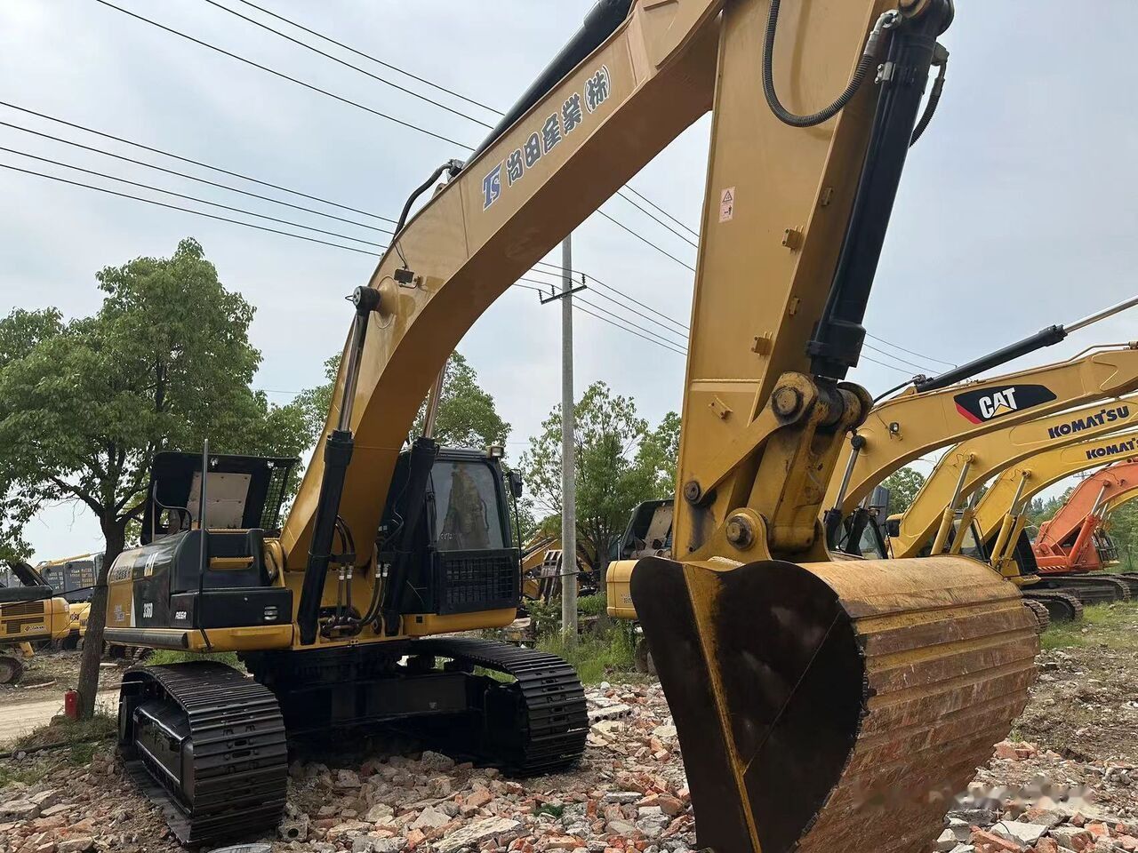 2023 Caterpillar 336D crawler excavator, side view 2023 Caterpillar 336D crawler excavator, side view