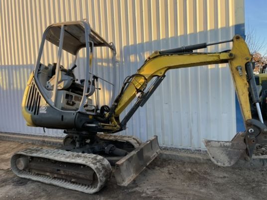 2010 Wacker Neuson 2404RD VDS mini excavator, side view 2010 Wacker Neuson 2404RD VDS mini excavator, side view