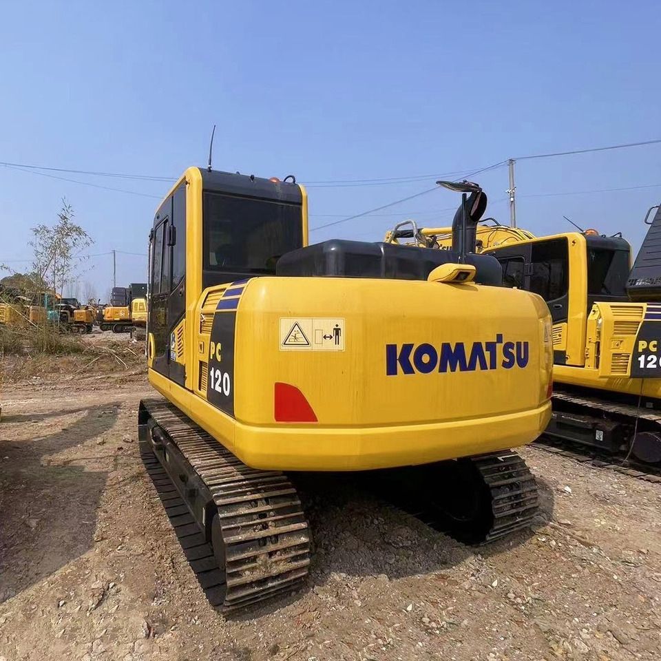 2022 Komatsu PC120-8 crawler excavator rear view 2022 Komatsu PC120-8 crawler excavator rear view