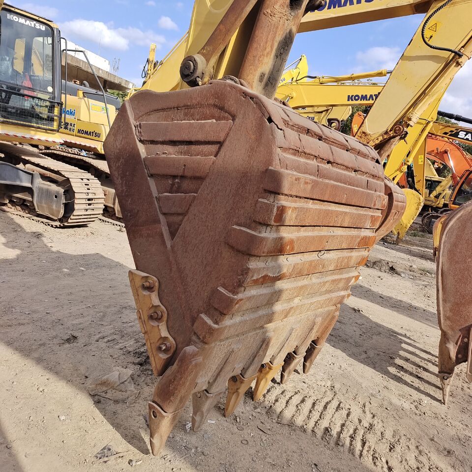 2024 Komatsu PC360-7 crawler excavator bucket detail