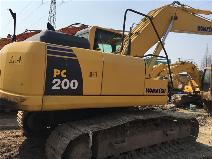 2019 Komatsu PC200-8 paletli ekskavatör, yandan görünüm 2019 Komatsu PC200-8 paletli ekskavatör, yandan görünüm