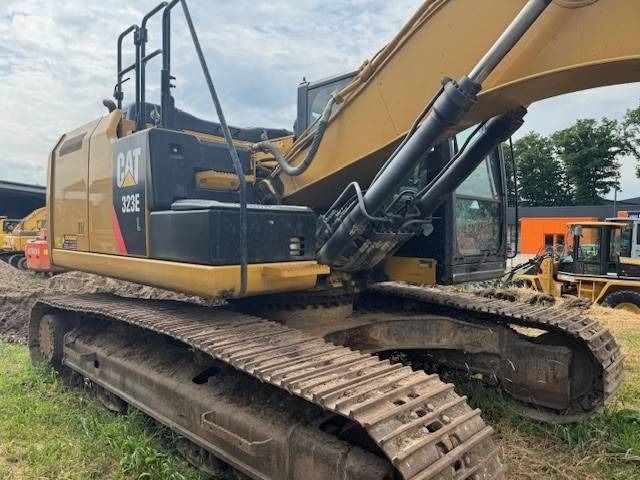 2014 Caterpillar 323E crawler excavator, side view 2014 Caterpillar 323E crawler excavator, side view