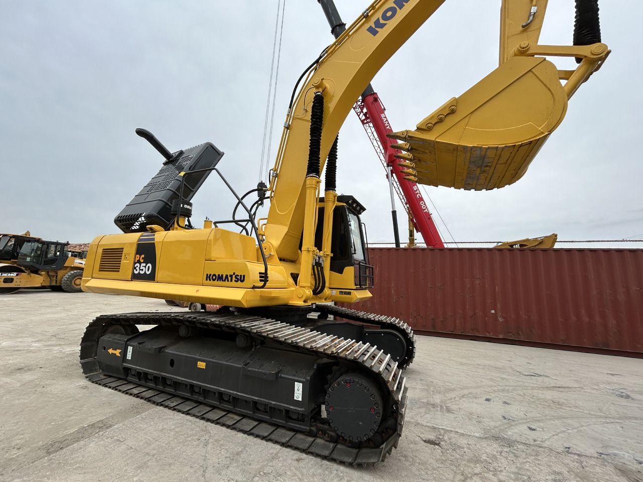 2023 Komatsu PC350 crawler excavator side view 2023 Komatsu PC350 crawler excavator side view
