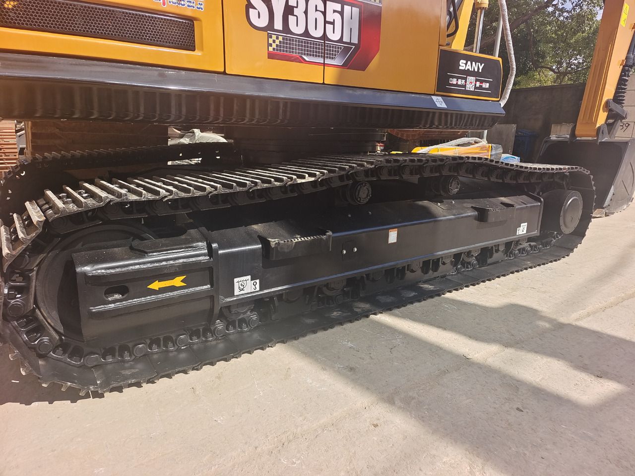 2024 Sany SY365H crawler excavator side view of tracks 2024 Sany SY365H crawler excavator side view of tracks