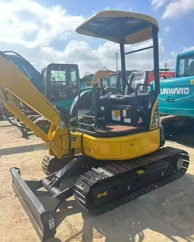 2024 Komatsu PC30 MR mini excavator, rear three-quarter view 2024 Komatsu PC30 MR mini excavator, rear three-quarter view