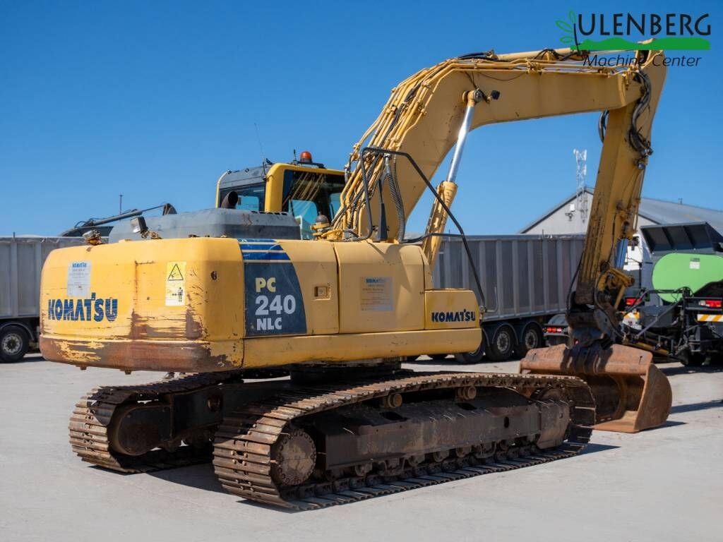 2010 Komatsu PC240NLC-8 crawler excavator, rear three-quarter view 2010 Komatsu PC240NLC-8 crawler excavator, rear three-quarter view