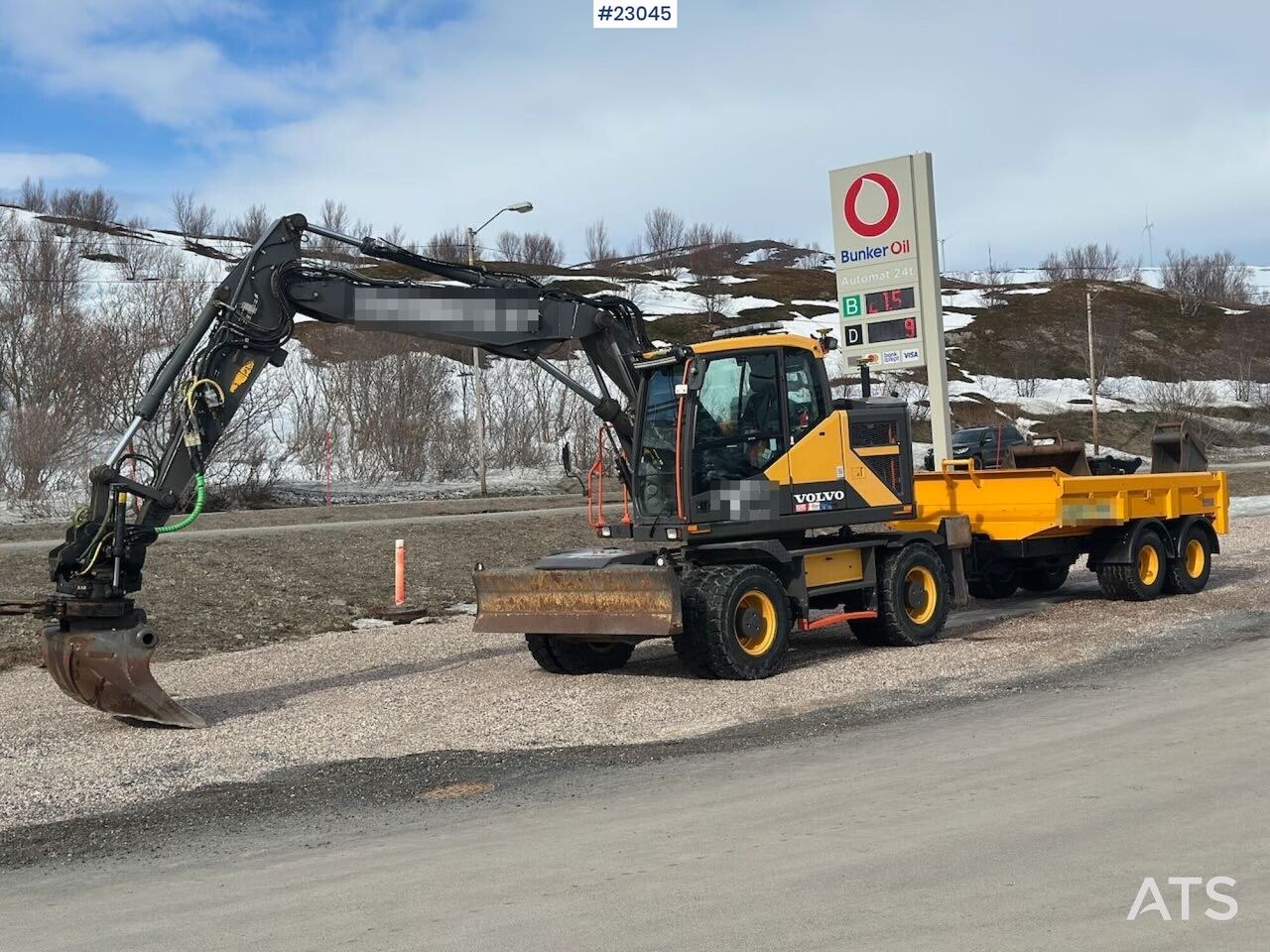 2020 Volvo EWR150E wheel excavator side view