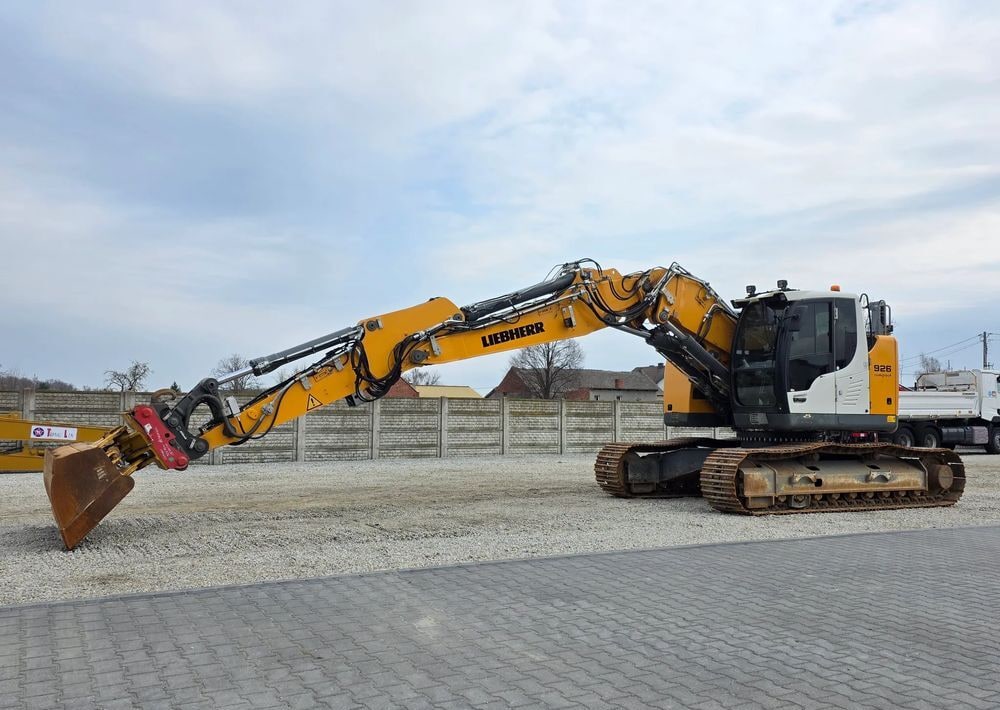 2020 Liebherr R926 Compact crawler excavator, side view 2020 Liebherr R926 Compact crawler excavator, side view