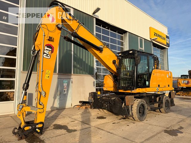 2020 Caterpillar MH3022-06C material handler, side view 2020 Caterpillar MH3022-06C material handler, side view