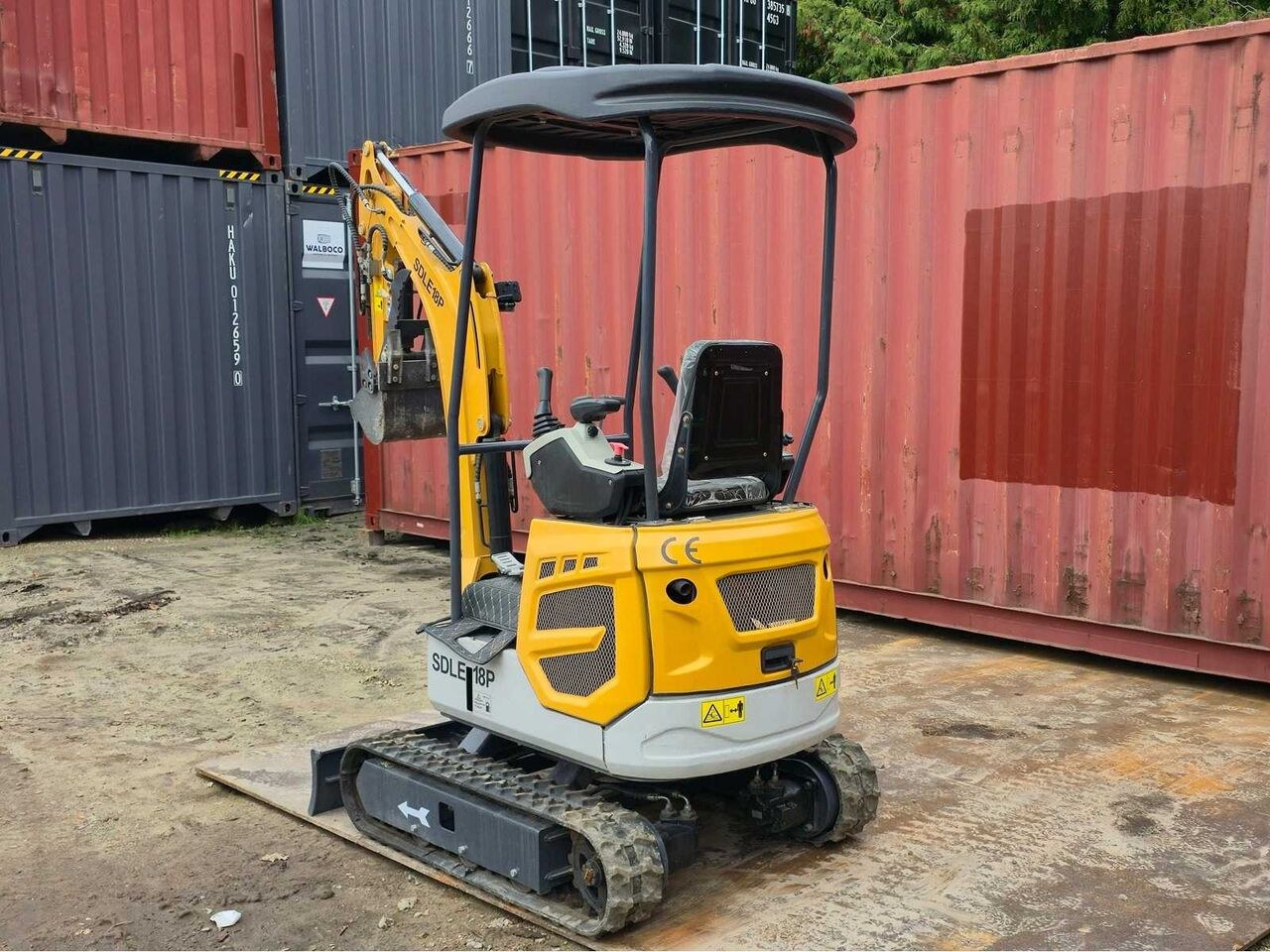 2025 SDLANCH SDLE18P mini excavator, rear three-quarter view 2025 SDLANCH SDLE18P mini excavator, rear three-quarter view