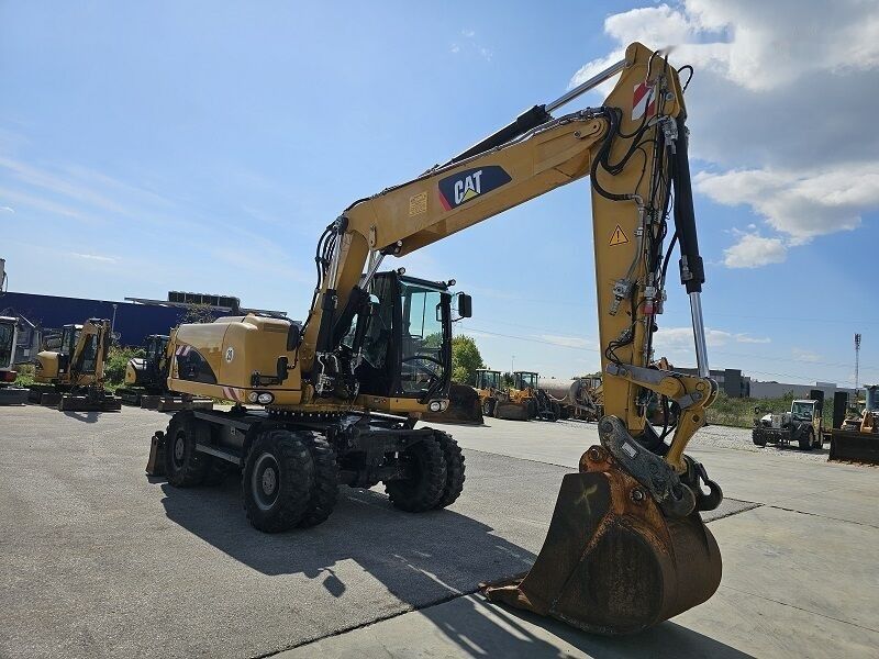 2014 Caterpillar M315D wheel excavator, side view 2014 Caterpillar M315D wheel excavator, side view