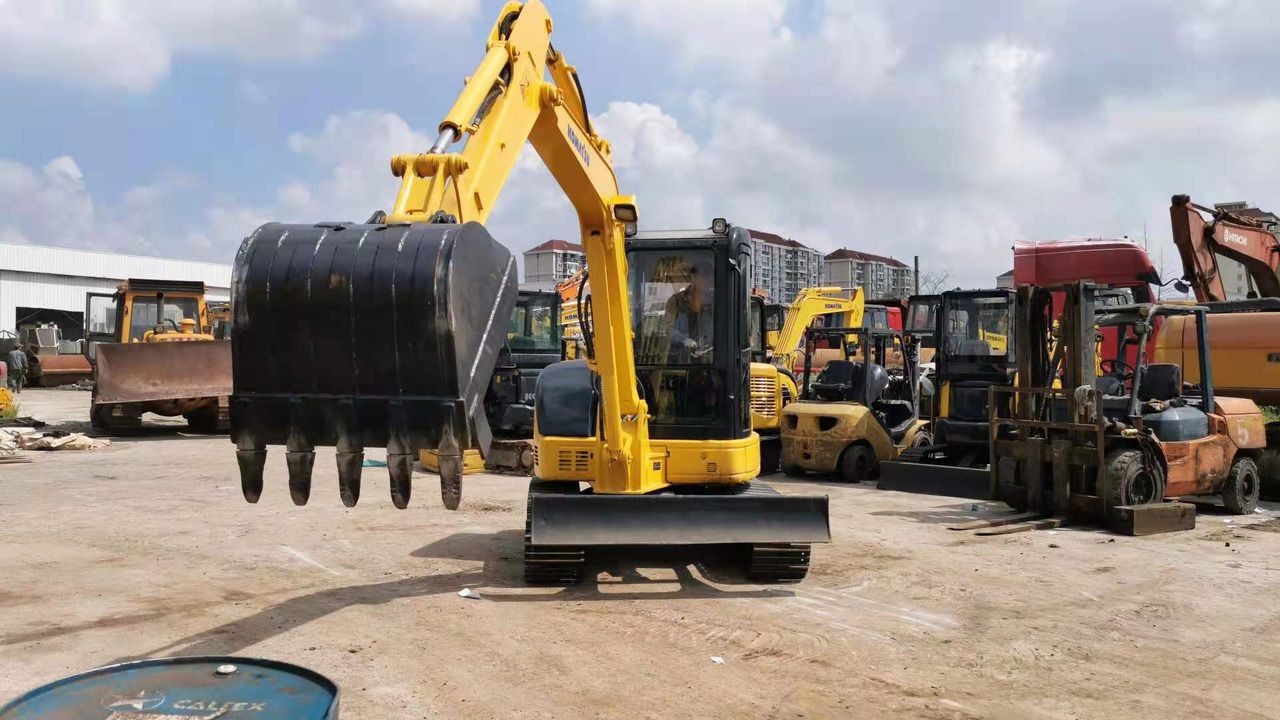 2020 Komatsu 55MR mini excavator, front view 2020 Komatsu 55MR mini excavator, front view