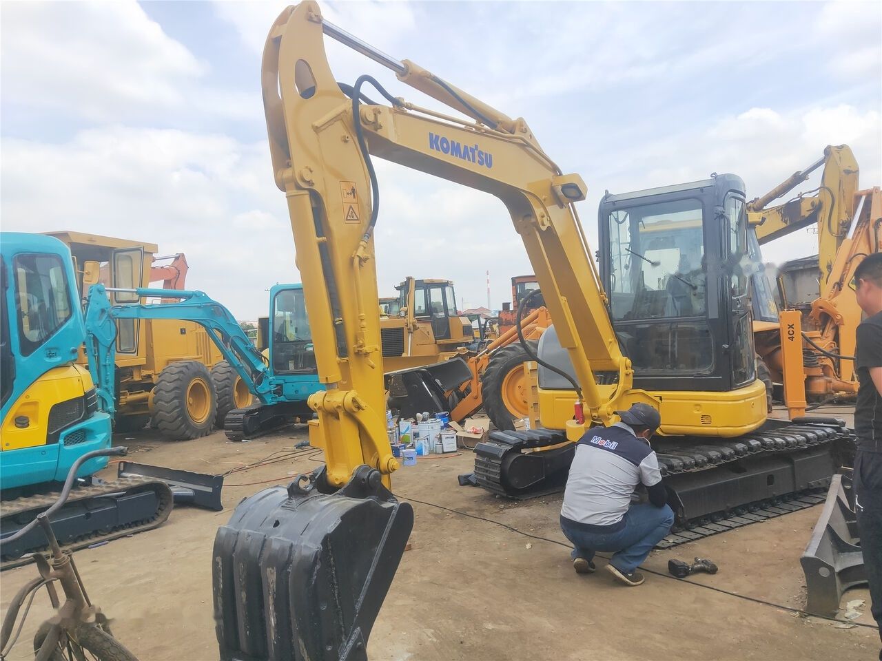 Komatsu PC50MR mini excavator, side view Komatsu PC50MR mini excavator, side view