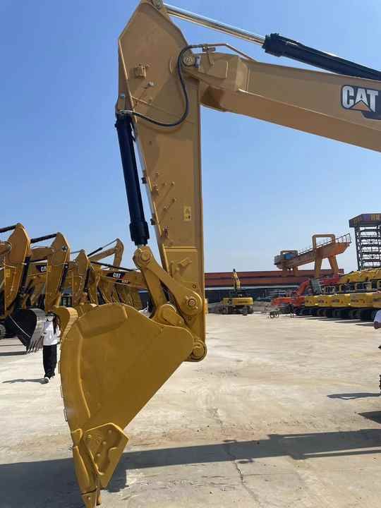 2023 Caterpillar 330GC crawler excavator boom and bucket detail