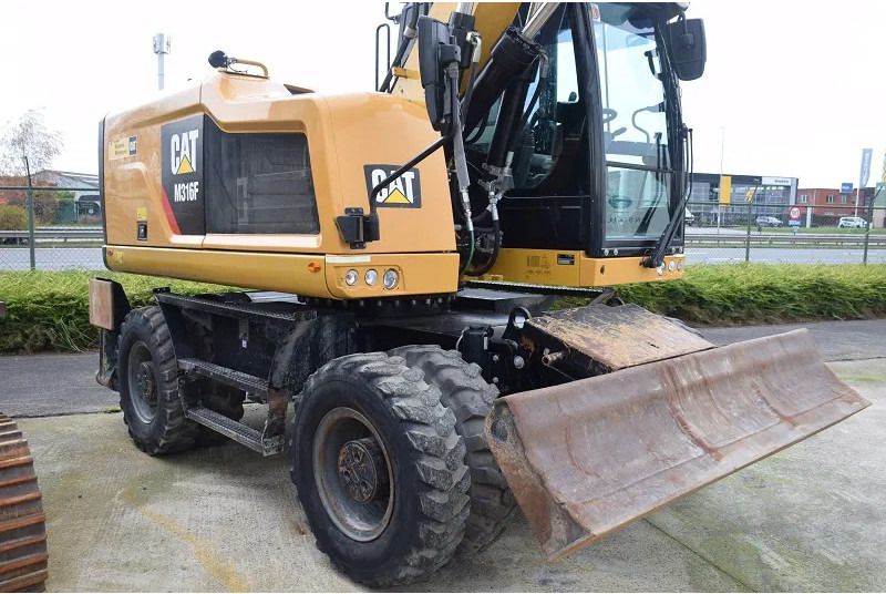 2018 Caterpillar M316F wheel excavator, side view 2018 Caterpillar M316F wheel excavator, side view
