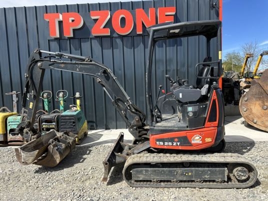 2019 Eurocomach ES25 ZT mini excavator side view 2019 Eurocomach ES25 ZT mini excavator side view