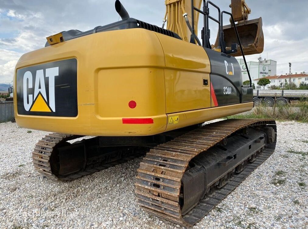 2020 Caterpillar 330D2L crawler excavator rear three-quarter view 2020 Caterpillar 330D2L crawler excavator rear three-quarter view