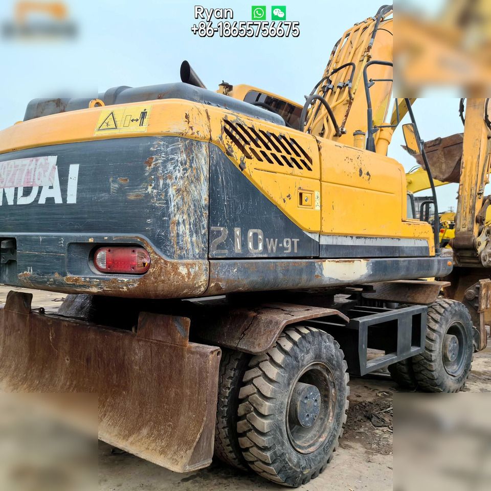 2019 Hyundai 210W-9T wheel excavator rear view