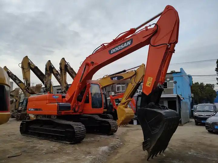 2020 Doosan DX225LC crawler excavator, side view