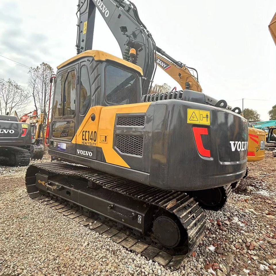 2020 Volvo EC140CL crawler excavator, rear three-quarter view 2020 Volvo EC140CL crawler excavator, rear three-quarter view