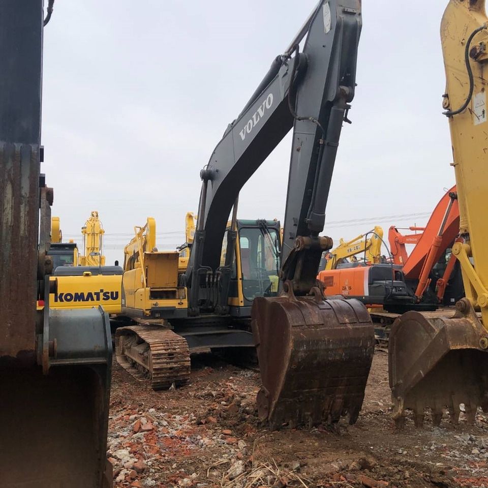 2023 Volvo EC210B crawler excavator, front three-quarter view 2023 Volvo EC210B crawler excavator, front three-quarter view