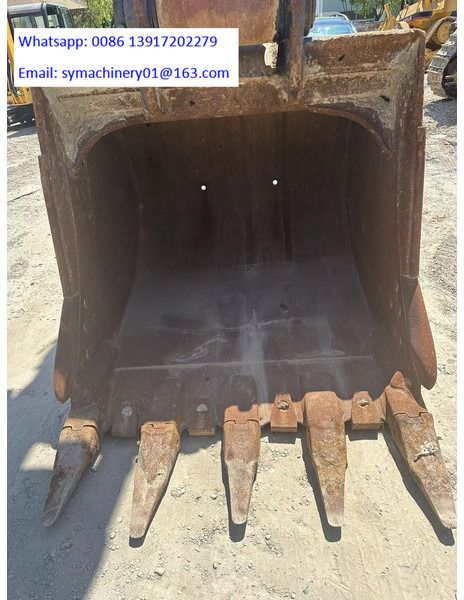 2022 Doosan DX520 crawler excavator bucket view 2022 Doosan DX520 crawler excavator bucket view