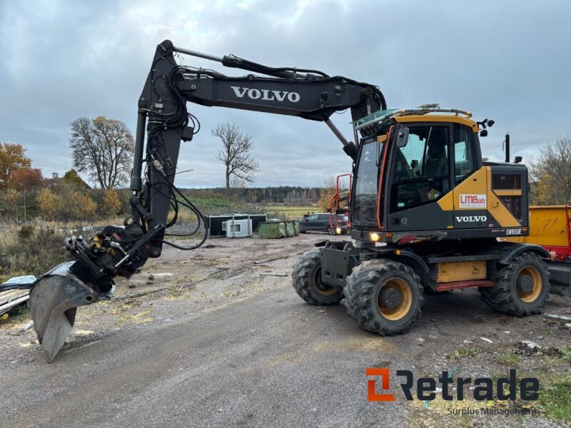 2017 Volvo EWR150E wheel excavator, side profile view 2017 Volvo EWR150E wheel excavator, side profile view