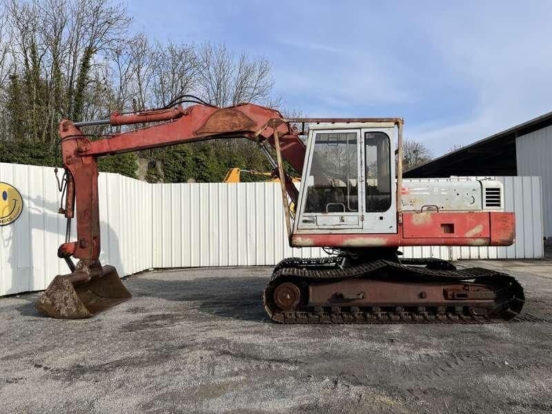 1985 Poclain 75CKB crawler excavator, side view 1985 Poclain 75CKB crawler excavator, side view