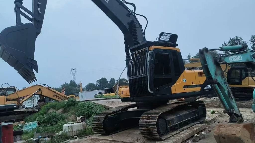2024 Hyundai HX220S crawler excavator, front three-quarter view 2024 Hyundai HX220S crawler excavator, front three-quarter view